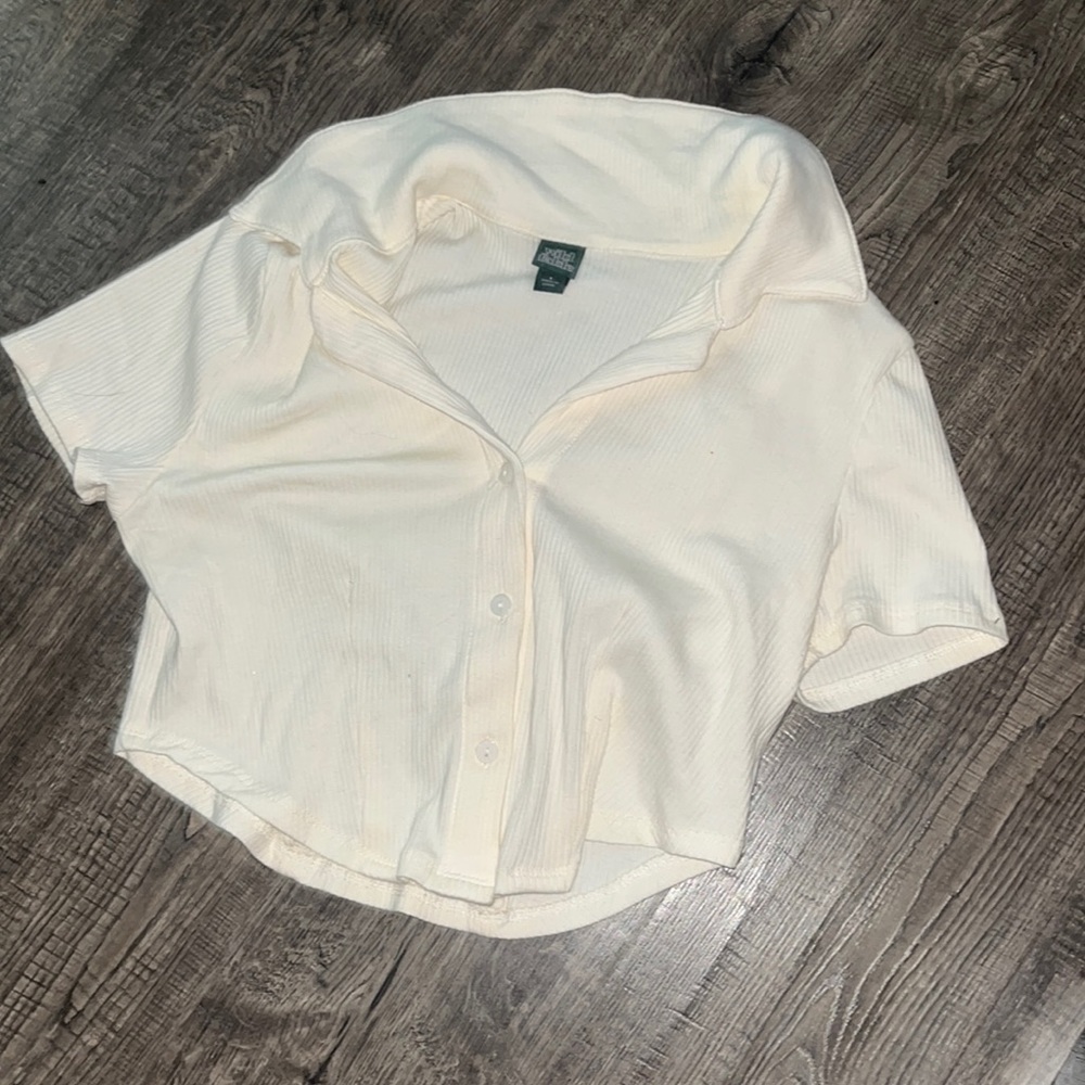 Wild Fable Cream cropped collared top